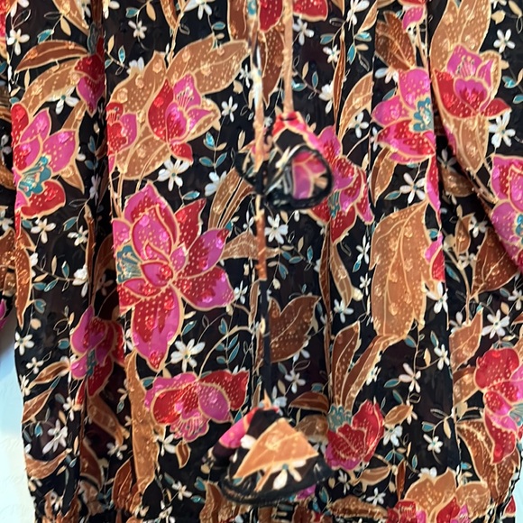 Dr2 Medium multicolor earthtones flower print top - Picture 5 of 9